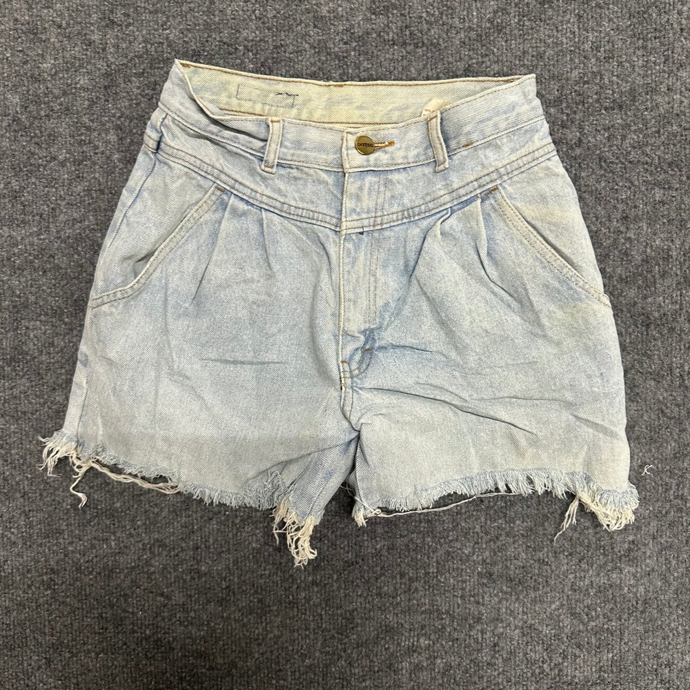 Dittos Shorts Womens Size 28 Light Wash Denim High Waisted Pleated Cutoff USA